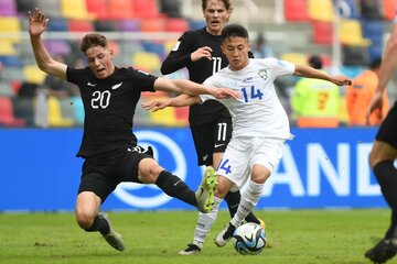 Uzbekistán logra un empate agónico que los hace soñar con los octavos de final.