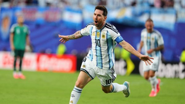 La leyenda que abrió el Mundial 2026 a puro récords y dólares