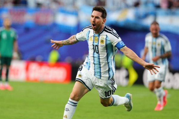 La leyenda que abrió el Mundial 2026 a puro récords y dólares